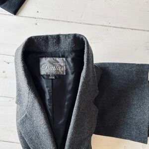 Vintage Suits by Dallas‎ Women's Grey Blazer Skirt Suit Set Size 6/7